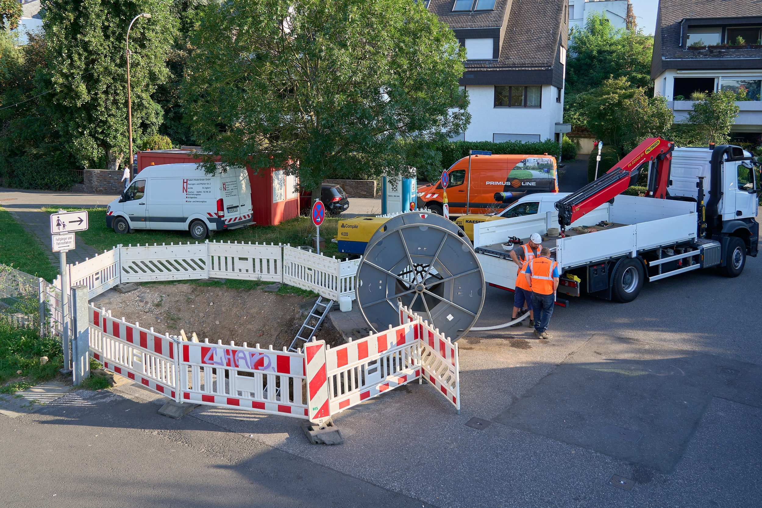 Blick von oben auf eine Baustelle